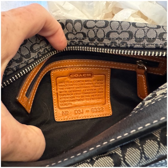 Vintage & Pristine Coach Signature Jacquard Demi Bag in Black & Grey - Picture 3 of 11